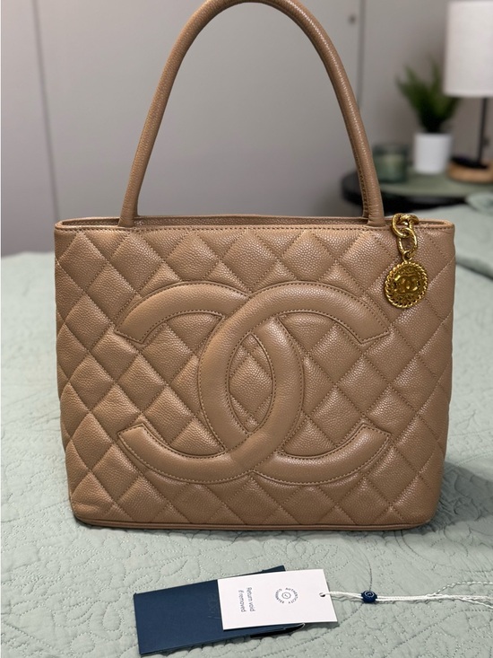 CHANEL Handbags - CHANEL Medallion Tote